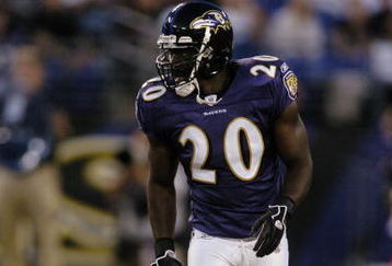 BALTIMORE, MD - AUGUST 11:  Baltimore Raven Ed Reed #20 against the New York Giants August 11, 2006 at M&T Bank Stadium in Baltimore, Maryland.  (Photo by Greg Fiume/Getty Images) 