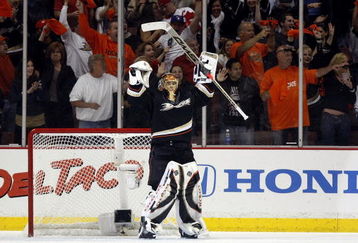ANAHEIM, CA - MAY 12:  Goaltender Jonas Hiller #1 of the Anaheim Ducks celebrates after defeating the Detroit Red Wings 2-1 in Game Six of the Western Conference Semifinal Round of the 2009 Stanley Cup Playoffs at the Honda Center on May 12, 2009 in Anaheim, California.  (Photo by Jeff Gross/Getty Images)