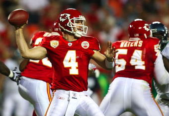 KANSAS CITY, MO - AUGUST 29: Quarterback Tyler Thigpen #4 of the Kansas City Chiefs throws a pass against the Seattle Seahawks during their preseason game at Arrowhead Stadium on August 29, 2009 in Kansas City, Missouri. (Photo by Dilip Vishwanat/Getty Images)
