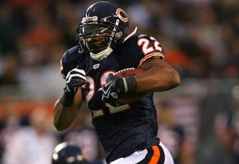 CHICAGO - AUGUST 22: Matt Forte #22 of the Chicago Bears runs for a touchdown against the New York Giants during a pre-season game on August 22, 2009 at Soldier Field in Chicago, Illinois. The Bears defeated the Giants 17-3. (Photo by Jonathan Daniel/Getty Images)