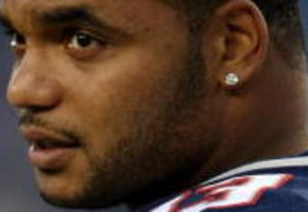 FOXBORO, MA - SEPTEMBER 03:  Richard Seymour #93 of the New England Patriots looks on before the game against the New York Giants on September 3, 2009 at Gillette Stadium in Foxboro, Massachusetts.  (Photo by Elsa/Getty Images)