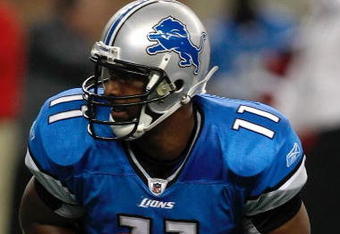 DETROIT, MI - AUGUST 28: Quarterback Daunte Culpepper #11 of the Detroit Lions turns to hand off the football before the preseason game against the Indianapolis Colts at Ford Field on August 28, 2009 in Detroit, Michigan.  (Photo by Scott Boehm/Getty Images)