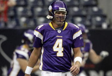 HOUSTON - AUGUST 31:  Quarterback Brett Favre #4 of the Minnesota Vikings looks on during pre-game warm-up prior to the preseasn game against the Houston Texans at Reliant Stadium on August 31, 2009 in Houston, Texas.  (Photo by Bob Levey/Getty Images)