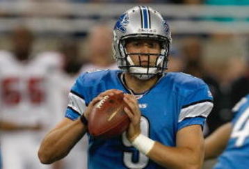 DETROIT, MI - AUGUST 15: Quarterback Matthew Stafford #9 of the Detroit Lions drops back to pass the football against the Atlanta Falcons at Ford Field on August 15, 2009 in Detroit, Michigan. The Lions defeated the Falcons 27-26. (Photo by Scott Boehm/Getty Images)
