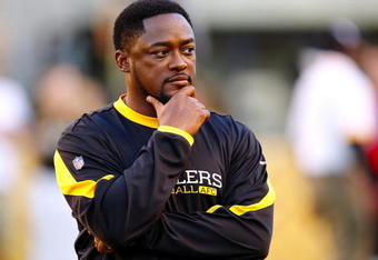 PITTSBURGH - AUGUST 29:  Head coach Mike Tomlin of the Pittsburgh Steelers watches the pre game action before the game against the Buffalo Bills at Heinz Field on August 29, 2009 in Pittsburgh, Pennsylvania. (Photo by Gregory Shamus/Getty Images)
