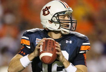 AUBURN, AL - SEPTEMBER 20:  Quarterback Chris Todd #12 of the Auburn Tigers drops back to throw a pass while taking on the LSU Tigers at Jordan-Hare Stadium on September 20, 2008 in Auburn, Alabama. LSU defeated Auburn 26-21.  (Photo by Doug Benc/Getty Images)