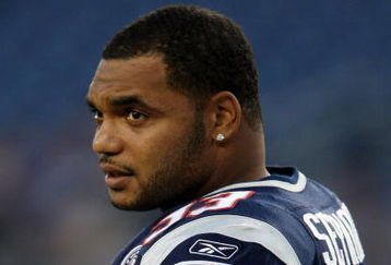 FOXBORO, MA - SEPTEMBER 03:  Richard Seymour #93 of the New England Patriots looks on before the game against the New York Giants on September 3, 2009 at Gillette Stadium in Foxboro, Massachusetts.  (Photo by Elsa/Getty Images)
