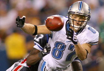ORCHARD PARK, NY - SEPTEMBER 03: Dane Looker #87 of Detroit Lions wasn't able to make the catch on this pass as Reggie Corner #27 of the Buffalo Bills defends at Ralph Wilson Stadium on September 3, 2009 in Orchard Park, New York.  (Photo by Rick Stewart/Getty Images)