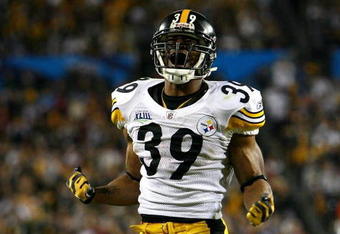 TAMPA, FL - FEBRUARY 01:  Running back Willie Parker #39 of the Pittsburgh Steelers reacts against the Arizona Cardinals during Super Bowl XLIII on February 1, 2009 at Raymond James Stadium in Tampa, Florida. Steelers won 27-23. (Photo by Al Bello/Getty Images)
