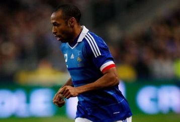 PARIS - APRIL 01:  France player Thierry Henry in action during the group 7 FIFA2010 World Cup Qualifier between France and Lithuania at Saint Denis, Stade de France on April 1, 2009  in Paris, France.  (Photo by Stu Forster/Getty Images)