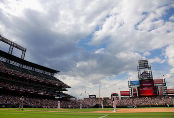 DENVER - SEPTEMBER 07:  Fair skies blanket the field as the Colorado Rockies face the Cincinnati Reds at Coors Field on September 7, 2009 in Denver, Colorado. The Rockies defeated the Reds 4-3.  (Photo by Doug Pensinger/Getty Images)