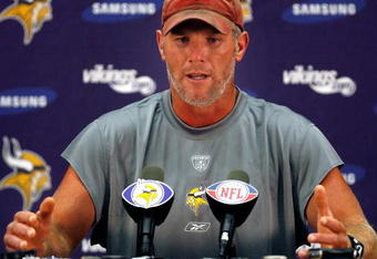 EDEN PRAIRIE, MN - AUGUST 18: Brett Favre talks with the media after his first practice with the Minnesota Vikings on August 18, 2009 at Winter Park in Eden Prairie, Minnesota.  (Photo by Scott A. Schneider/Getty Images)