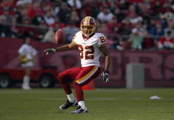 SAN FRANCISCO - DECEMBER 28:  Antwaan Randle El #82 of the Washington Redskins looks to catch the ball during the game against of the San Fransisco 49ers at Candlestick Park on December 28, 2008 in San Francisco, California. (Photo by: Jonathan Ferrey/Getty Images)