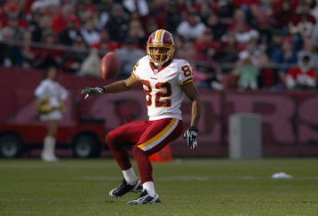 SAN FRANCISCO - DECEMBER 28:  Antwaan Randle El #82 of the Washington Redskins looks to catch the ball during the game against of the San Fransisco 49ers at Candlestick Park on December 28, 2008 in San Francisco, California. (Photo by: Jonathan Ferrey/Getty Images)