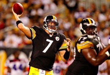 PITTSBURGH - AUGUST 29:  Quarterback Ben Roethlisberger #7 of the Pittsburgh Steelers passes downfield in the second quarter during the game against the Buffalo Bills at Heinz Field on August 29, 2009 in Pittsburgh, Pennsylvania. (Photo by Gregory Shamus/Getty Images)