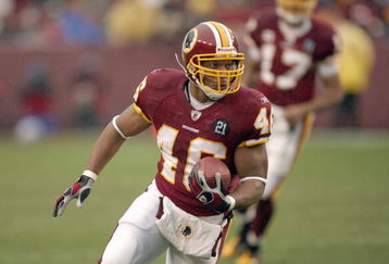 LANDOVER, MD - NOVEMBER 30:  Ladell Betts #46 of the Washington Redskins carries the ball during their game against the New York Giants at FedEx Field on November 30, 2008 in Landover, Maryland. (Photo by Streeter Lecka/Getty Images)