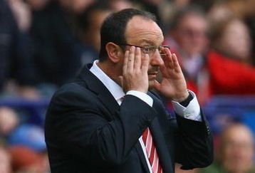 BOLTON, ENGLAND - AUGUST 29:  Rafael Benitez the manager of Liverpool looks on during the Barclays Premier League match between Bolton Wanderers and Liverpool at the Reebok Stadium on August 29, 2009 in Bolton, England.  (Photo by Alex Livesey/Getty Images)