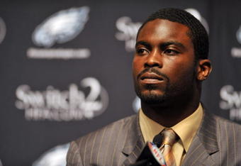 PHILADELPHIA - AUGUST 14: Michael Vick of the Philadelphia Eagles speaks at a press conference at the NovaCare Complex on August 14, 2009 in Philadelphia, Pennsylvania. Vick signed a one-year contract, with a second year option, with the Eagles.  (Photo by Larry French/Getty Images)