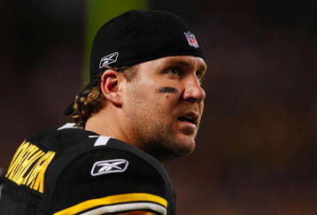 PITTSBURGH - SEPTEMBER 10:  Ben Roethlisberger #7 of the Pittsburgh Steelers looks on from the bench during their game against the Tennessee Titans at Heinz Field on September 10, 2009 in Pittsburgh, Pennsylvania. (Photo by Scott Boehm/Getty Images)
