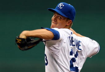 KANSAS CITY, MO - JUNE 17:  Starting pitcher Zack Greinke #23 of the Kansas City Royals pitches just prior to the start of the game against  the Arizona Diamondbacks on June 17, 2009 at Kauffman Stadium in Kansas City, Missouri.  (Photo by Jamie Squire/Getty Images)