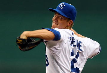 KANSAS CITY, MO - JUNE 17:  Starting pitcher Zack Greinke #23 of the Kansas City Royals pitches just prior to the start of the game against  the Arizona Diamondbacks on June 17, 2009 at Kauffman Stadium in Kansas City, Missouri.  (Photo by Jamie Squire/Getty Images)