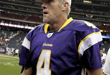 HOUSTON - AUGUST 31:  Quarterback Brett Favre #4 of the Minnesota Vikings leaves the field after leading the Vikings to a 17-10 win over the Houston Texans at Reliant Stadium on August 31, 2009 in Houston, Texas.  (Photo by Bob Levey/Getty Images)