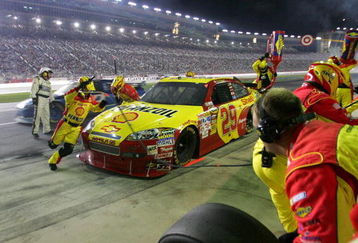 HAMPTON, GA - SEPTEMBER 06:  Kevin Harvick, driver of the #29 Shell / Pennzoil Chevrolet makes a pit stop during the NASCAR Sprint Cup Series Pep Boys Auto 500 at Atlanta Motor Speedway on September 6, 2009 in Hampton, Georgia.  (Photo by Jerry Markland/Getty Images for NASCAR)