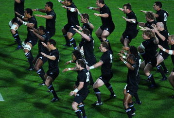 HAMILTON, NEW ZEALAND - SEPTEMBER 12: The All Blacks perform the haka during the Tri Nations Test between the New Zealand All Blacks and South African Springboks at Waikato Stadium on September 12, 2009 in Hamilton, New Zealand.  (Photo by Phil Walter/Getty Images)