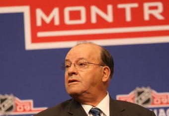 MONTREAL - JUNE 26:  Senior Advisor, Hockey Operations Scotty Bowman of the Chicago Blackhawks looks on during the first round of the 2009 NHL Entry Draft at the Bell Centre on June 26, 2009 in Montreal, Quebec, Canada. (Photo by Bruce Bennett/Getty Images)