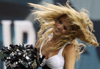 PHILADELPHIA - AUGUST 13:  A Philadelphia Eagles cheerleader performs during the game against the New England Patriots on August 13, 2009 at Lincoln Financial Field in Philadelphia, Pennsylvania.  (Photo by Jim McIsaac/Getty Images)