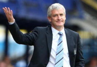 PORTSMOUTH, ENGLAND - AUGUST 30:  Mark Hughes, manager of Manchester City during the Barclays Premier League match between Portsmouth and Manchester City at Fratton Park on August 30, 2009 in Portsmouth, England.  (Photo by Phil Cole/Getty Images)