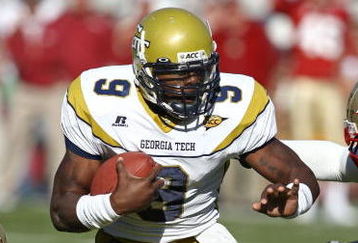 ATLANTA - NOVEMBER 1:  Quarterback Josh Nesbitt #9 of the Georgia Tech Yellow Jackets attempts to run upfield during the game against the Florida State Seminoles at Bobby Dodd Stadium at Historic Grant Field on November 1, 2008 in Atlanta, Georgia.  Georgia Tech beat Florida State 31-28.  (Photo by Mike Zarrilli/Getty Images)