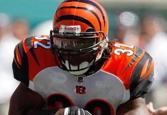 CINCINNATI, OH - SEPTEMBER 13:  Running back Cedrc Benson #32 of the Cincinnati Bengals runs with the football against the Denver Broncos at Paul Brown Stadium on September 13, 2009 in Cincinnati, Ohio. The Broncos defeated the Bengals 12-7. (Photo by Scott Boehm/Getty Images)