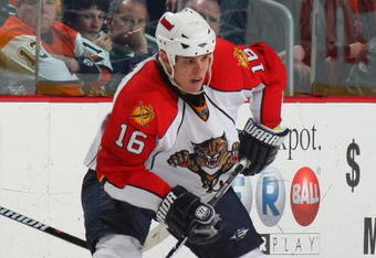 PHILADELPHIA - MARCH 26:  Nathan Horton #16 of the Florida Panthers skates against the Philadelphia Flyers on March 26, 2009 at the Wachovia Center in Philadelphia, Pennsylvania.  (Photo by Bruce Bennett/Getty Images)