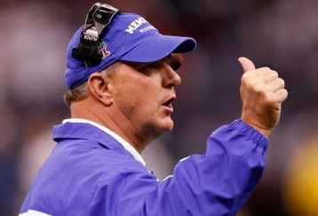 NEW ORLEANS - DECEMBER 21:  Head coach Tommy West of the Memphis University Tigers calls a play against the Florida Atlantic University Owls in the New Orleans Bowl on December 21, 2007 at the Louisiana Superdome in New Orleans, Louisiana.  (Photo by Chris Graythen/Getty Images)