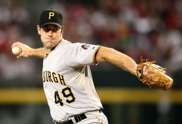 PHOENIX - JULY 25:  Starting pitcher Ross Ohlendorf #49 of the Pittsburgh Pirates pitches against the Arizona Diamondbacks during the major league baseball game at Chase Field on July 25, 2009 in Phoenix, Arizona.  (Photo by Christian Petersen/Getty Images)
