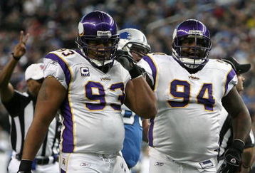 DETROIT - DECEMBER 07:  (L-R) Kevin Williams #93 and Pat Williams #94 of the Minnesoa Vikings in action during the NFL game against the Detroit Lions at Ford Field on December 7, 2008 in Detroit, Michigan.  The Vikings defeated the Lions 20-16.  (Photo by Christian Petersen/Getty Images)