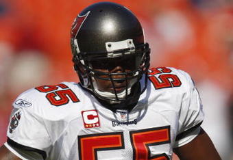 KANSAS CITY, MO - NOVEMBER 02:  Derrick Brooks #55 of the Tampa Bay Buccaneers looks on against the Kansas City Chiefs during their NFL game on November 2, 2008 at Arrowhead Stadium in Kansas City, Missouri.  The Buccaneers won 30 to 27 in overtime. (Photo by: Jamie Squire/Getty Images)