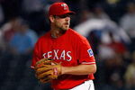 ARLINGTON, TX - SEPTEMBER 12:  Pitcher Kevin Millwood #33 of the Texas Rangers throws against the Seattle Mariners on September 12, 2009 at the Ballpark in Arlington, Texas.  (Photo by Ronald Martinez/Getty Images)