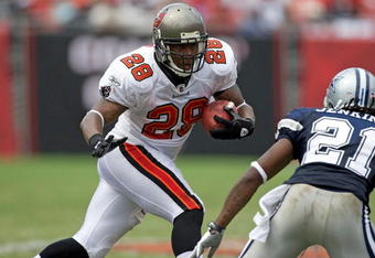 TAMPA, FL - SEPTEMBER 13:  Running back Derrick Ward #28 of the Tampa Bay Buccaneers runs the ball against the Dallas Cowboys during the game at Raymond James Stadium on September 13, 2009 in Tampa, Florida.  (Photo by J. Meric/Getty Images)