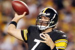 PITTSBURGH - SEPTEMBER 11:  Ben Roethlisberger #7 of the Pittsburgh Steelers passes the ball in the fourth quarter against the Tennessee Titans on September 11, 2009 at Heinz Field in Pittsburgh, Pennsylvania. The Steelers defeated the Titans 13-10 in overtime.  (Photo by Elsa/Getty Images)