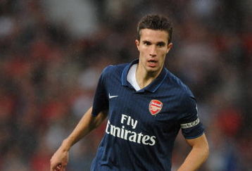 MANCHESTER, UNITED KINGDOM - AUGUST 29:   Robin van Persie of Arsenal in action during the Barclays Premier League match between Manchester United and Arsenal at Old Trafford on August 29, 2009 in Manchester, England. (Photo by Laurence Griffiths/Getty Images)