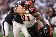 HOUSTON - OCTOBER 26: Defensive end Robert Geathers #91 of the Cincinnati Bengals tries to fight through the block of tackle Eric Winston #73 of the Houston Texans on October 26, 2008 at Reliant Stadium in Houston, Texas. The Texans won 35-6. (Photo by Stephen Dunn/Getty Images)
