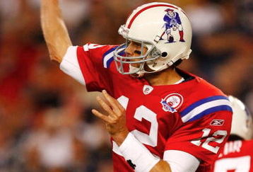 FOXBORO, MA - SEPTEMBER 14:  Quarterback Tom Brady #12 of the New England Patriots throws a pass during the first quarter against the Buffalo Bills on September 14, 2009 at Gillette Stadium in Foxboro, Massachusetts. (Photo by Jim Rogash/Getty Images)