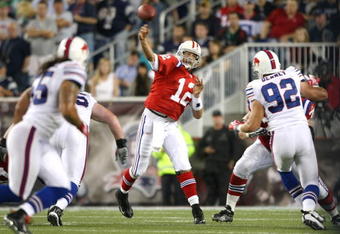 FOXBORO, MA - SEPTEMBER 14:  Quarterback Tom Brady #12 of the New England Patriots throws a pass during the second half against the Buffalo Bills on September 14, 2009 at Gillette Stadium in Foxboro, Massachusetts. (Photo by Elsa/Getty Images)