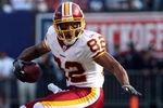 EAST RUTHERFORD, NJ - SEPTEMBER 13:  Antwaan Randle El #82 of the Washington Redskins runs the ball against the New York Giants on September 13, 2009 at Giants Stadium in East Rutherford, New Jersey.  (Photo by Jim McIsaac/Getty Images)
