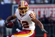 EAST RUTHERFORD, NJ - SEPTEMBER 13:  Antwaan Randle El #82 of the Washington Redskins runs the ball against the New York Giants on September 13, 2009 at Giants Stadium in East Rutherford, New Jersey.  (Photo by Jim McIsaac/Getty Images)