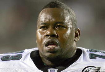 PHILADELPHIA - SEPTEMBER 17: Shawn Andrews #73 of the Philadelphia Eagles looks on during the game against the Washington Redskins at Lincoln Financial Field on September 17, 2007  in Philadelphia, Pennsylvania. (Photo by: Chris McGrath/Getty Images)