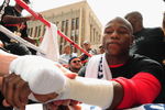 HOLLYWOOD, CA - SEPTEMBER 14:  Floyd Mayweather Jr. prepares for his training session in front of the Kodak Theatre on Hollywood Boulevard September 14, 2009 in Hollywood, California. Mayweather Jr. will face Juan Manuel Marquez at the MGM Grand Garden Arena on September 16, 2009 in Las Vegas. (Photo by Jacob de Golish/Getty Images)
