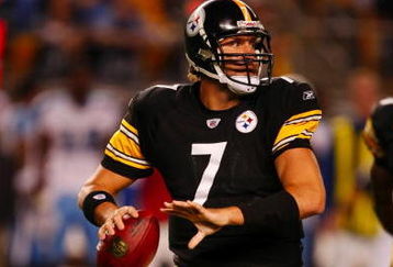 PITTSBURGH - SEPTEMBER 10:  Ben Roethlisberger #7 of the Pittsburgh Steelers passes against the Tennessee Titans during the game at Heinz Field on September 10, 2009 in Pittsburgh, Pennsylvania. (Photo by Scott Boehm/Getty Images)
